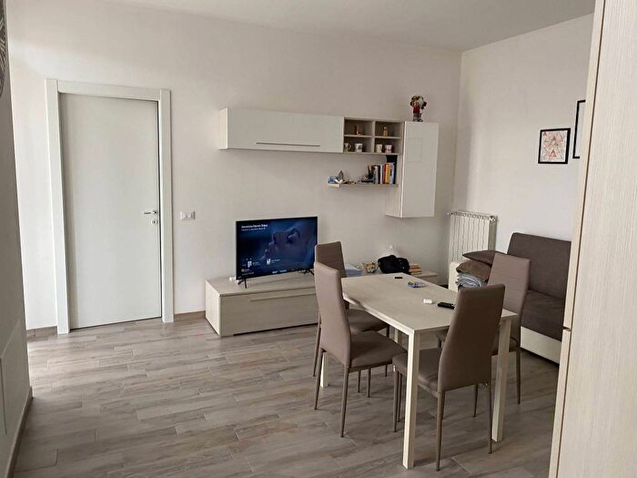 Appartamento bilocale in affitto in Via Feliciano Ninguarda, Albate Muggiò, Como