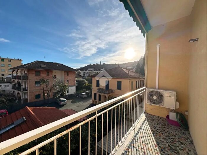 Appartamento quadrilocale in vendita in Via S Pier di Canne, Chiavari