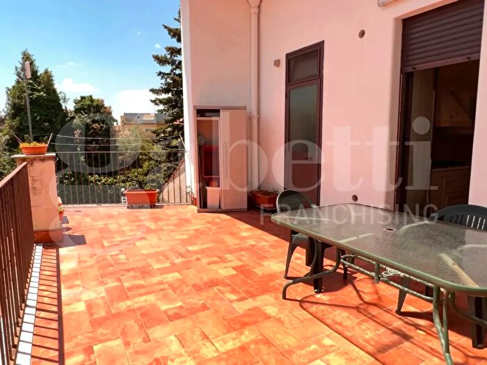 Appartamento quadrilocale in vendita in Via Francesco Crispi, Trecastagni