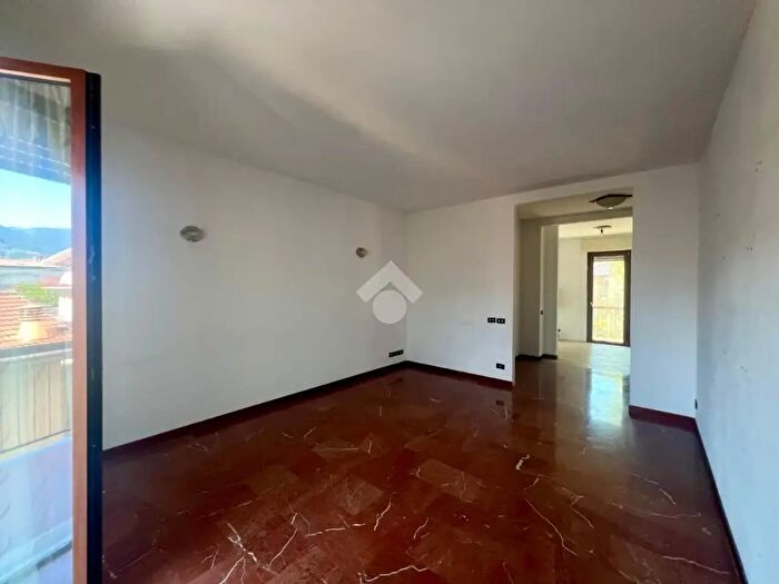 Appartamento trilocale in vendita in Via XXIV Maggio, Casnigo