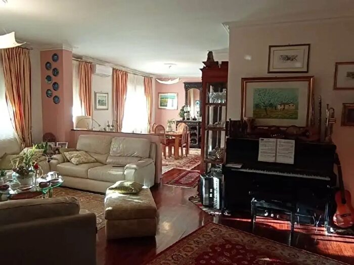 Appartamento con 5 locali in vendita in Via Pietro Foscari, Roma