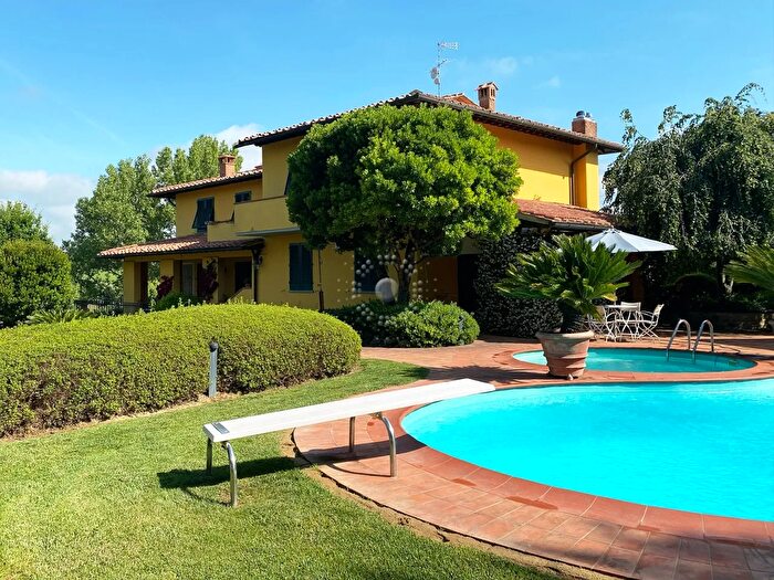 Casa con 16 locali in vendita in Barberino Tavarnelle