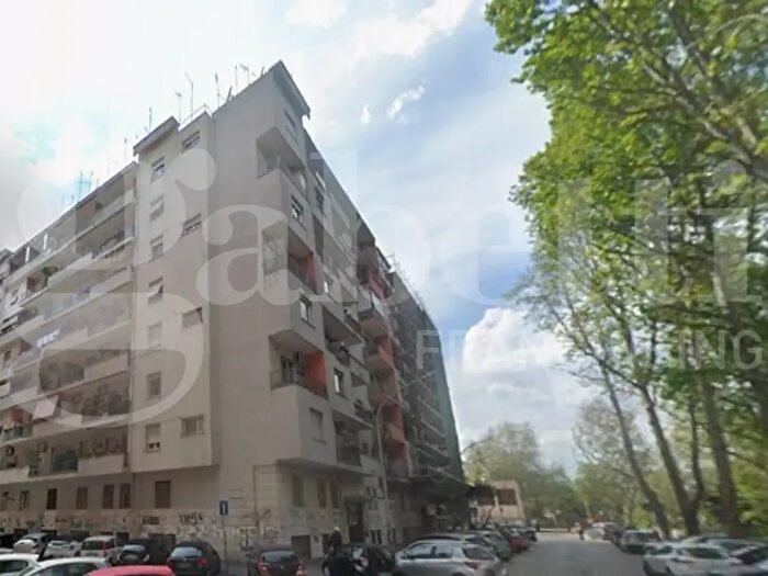 Appartamento bilocale in vendita in Via dei Campi Flegrei, Roma