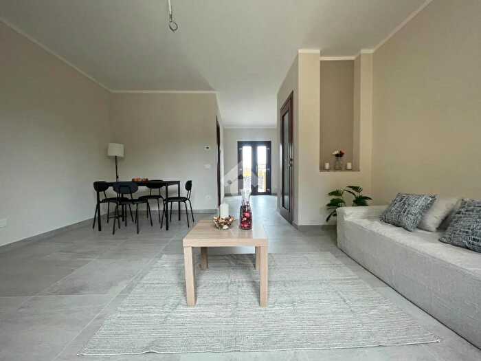 Casa trilocale in vendita in Piazza Maria Montessori, Cremona