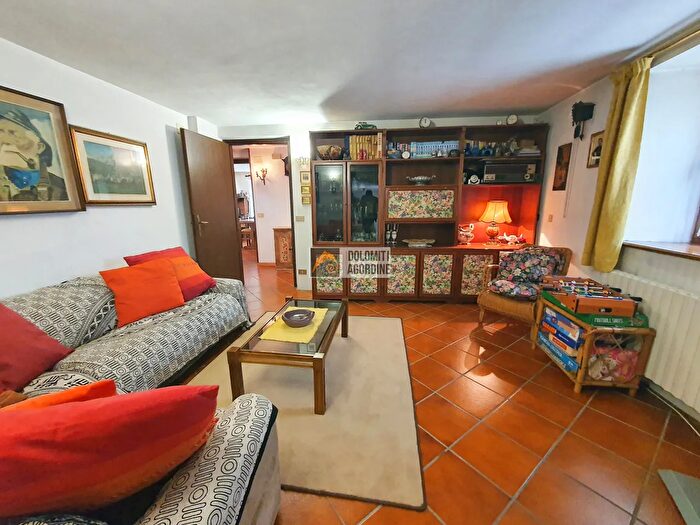 Casa con 7 locali in vendita in Via Luiset, Gosaldo