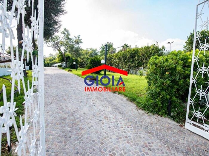 Appartamento con 6 locali in affitto in Contrada La Schiana, Località la Schiana Damiani, Pozzuoli