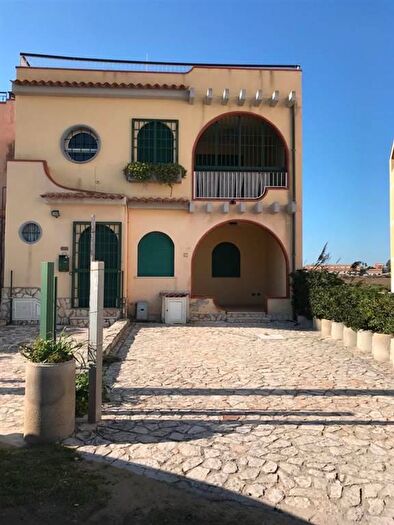 Casa quadrilocale in vendita in Pachino