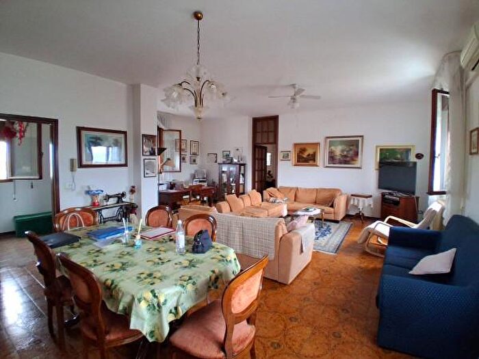 Appartamento con 5 locali in vendita in Via Evangelista Groppo, Loreo