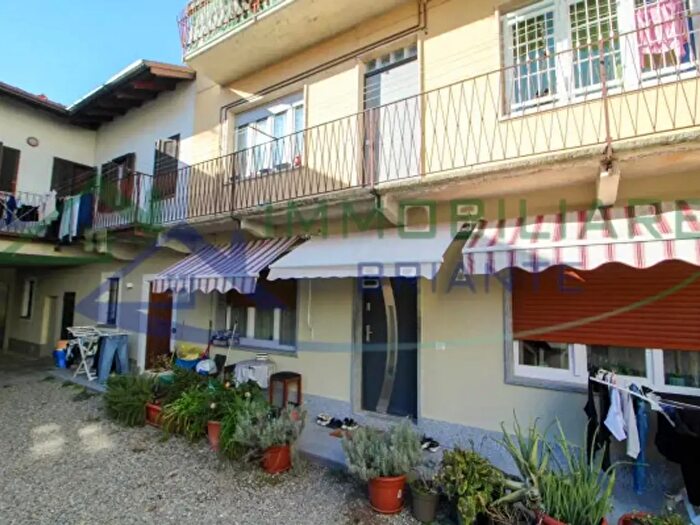 Appartamento bilocale in vendita in Via Piave, Sesto Calende