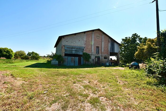 Casa con 5 locali in vendita in Via Beneamato, San Pietro In Casale