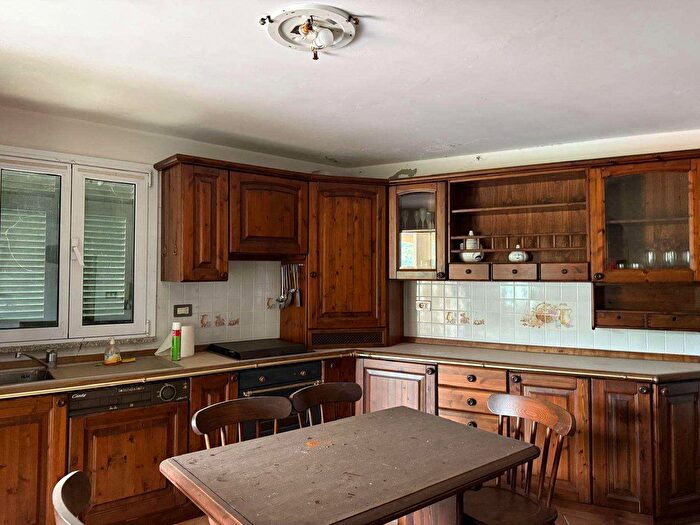 Casa con 7 locali in vendita in Loc Marcondino, Stella