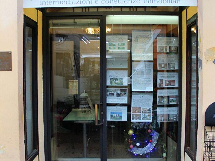 Appartamento trilocale in affitto in Corso Giuseppe Mazzini, Centro, Correggio