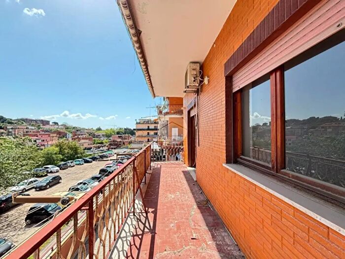 Appartamento bilocale in vendita in Via dei Bonacolsi, Roma