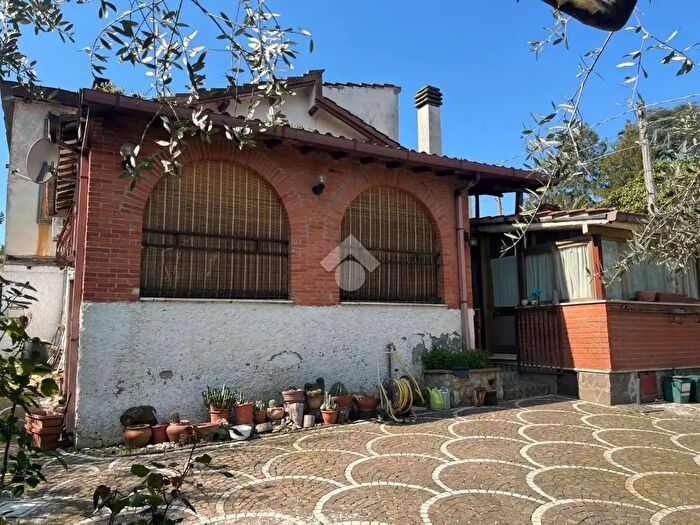 Casa con 7 locali in vendita in Via di Colle Selva, Gallicano Nel Lazio