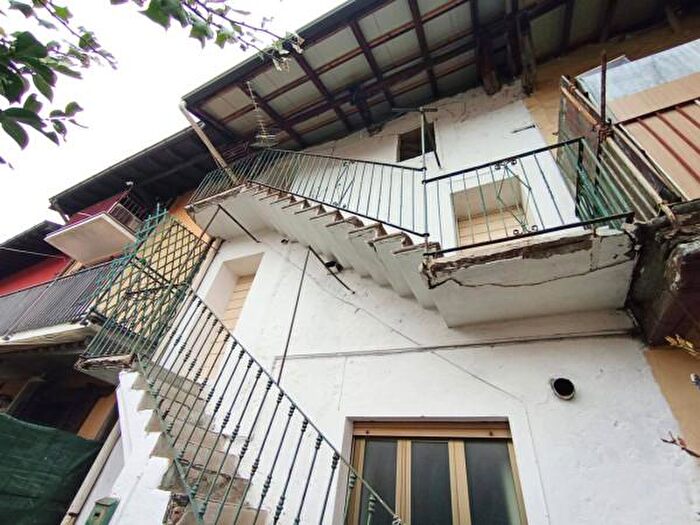 Casa trilocale in vendita in Via Giuseppe Garibaldi, San Giorgio Su Legnano