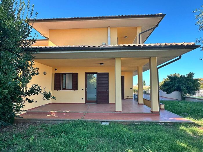 Casa con 5 locali in vendita in Gavorrano