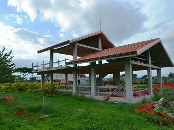 Casa con 10 locali in vendita in SS Domiziana, Sessa Aurunca