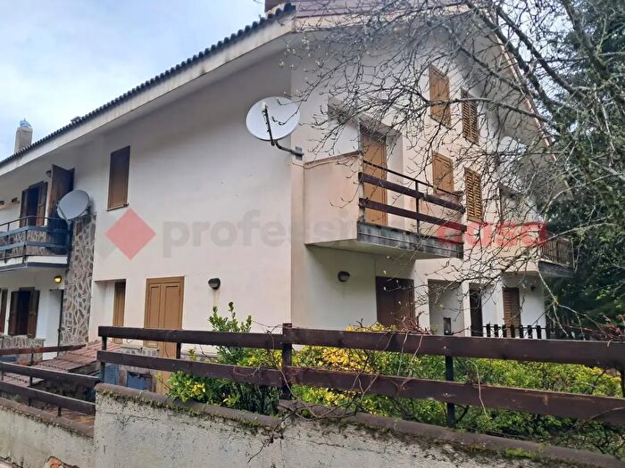 Casa con 5 locali in vendita in Gambarie Via dei Monti, Santo Stefano In Aspromonte