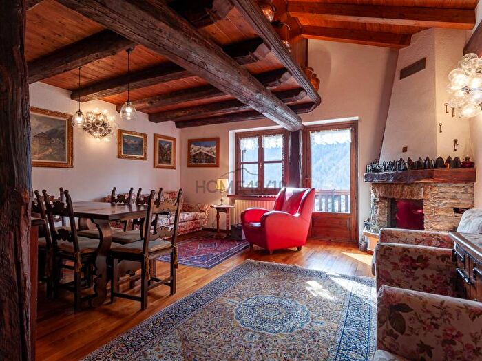 Appartamento quadrilocale in affitto in Strada del Villair, Centro, Courmayeur