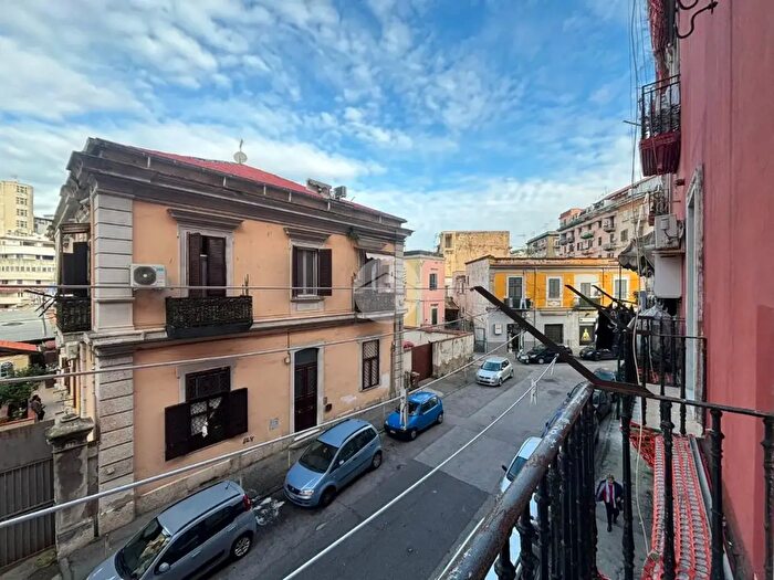 Appartamento trilocale in vendita in Via Tommaso Cornelio, Napoli