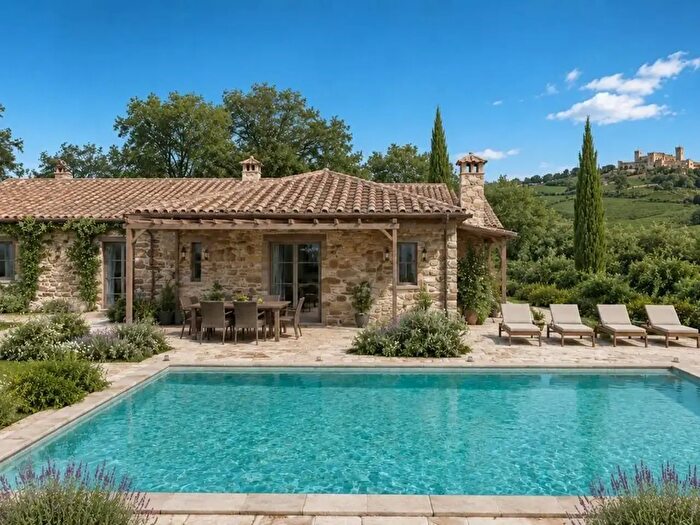 Casa con 5 locali in vendita in Poggibonsi Si, Poggibonsi