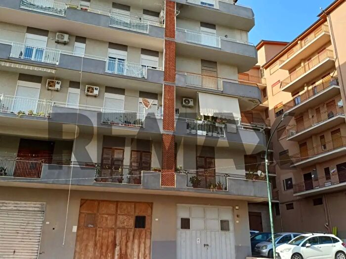 Appartamento con 6 locali in vendita in Via Pier Santi Mattarella, Favara