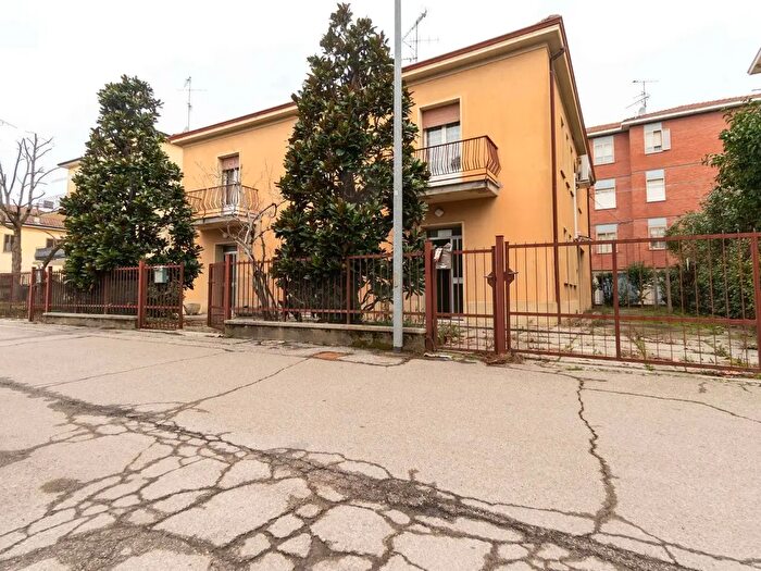 Appartamento con 9 locali in vendita in Via di Vittorio, Budrio