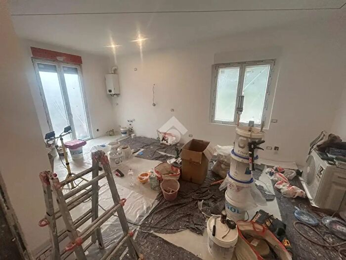 Appartamento trilocale in vendita in Via Volta, Pero