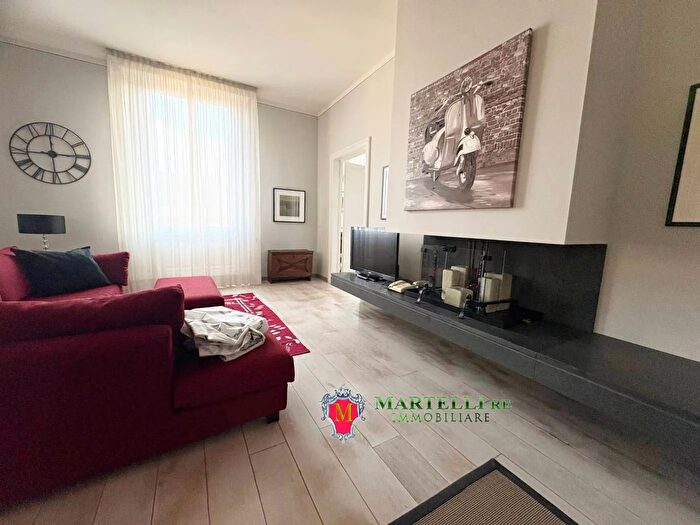 Appartamento con 6 locali in affitto in Via Lorenzo Il Magnifico Firenze, Firenze