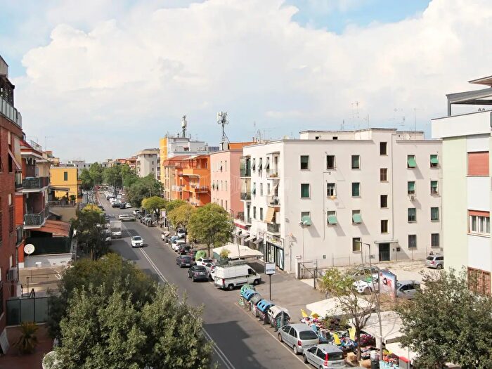 Appartamento quadrilocale in vendita in Via delle Robinie, Roma
