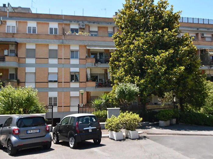 Appartamento quadrilocale in vendita in Piazza Vinci, Roma
