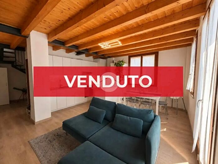 Appartamento con 5 locali in vendita in Localita' Turchetti, Valeggio Sul Mincio
