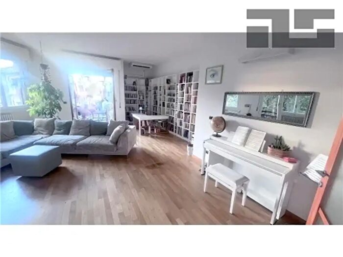 Appartamento con 6 locali in vendita in Firenze