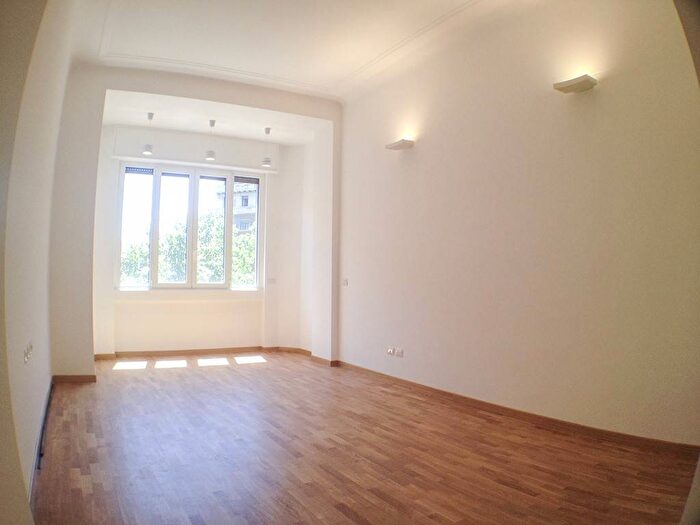 Appartamento trilocale in affitto in Via degli Scipioni, Morgagni, Milano