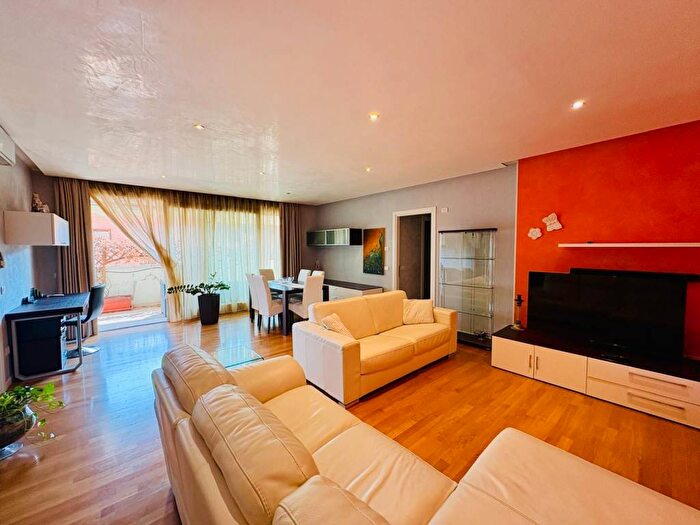 Appartamento con 5 locali in affitto in Via Amerigo Vespucci, Mestre, Venezia