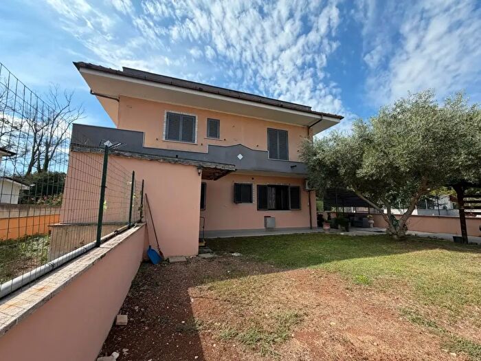 Appartamento bilocale in vendita in Strada Macchia Grande, Latina