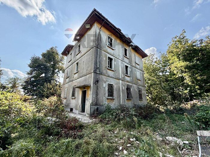 Casa con 6 locali in vendita in STRADA PROVINCIALE PADANIA INFERIORE, Ardole San Marino, GadescoPieve Delmona