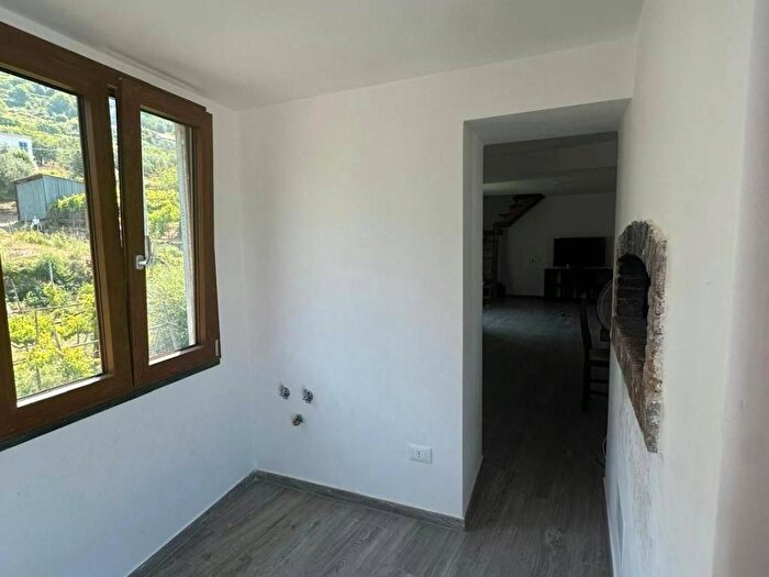 Appartamento con 5 locali in affitto in Via Cardamone, Campinola, Tramonti