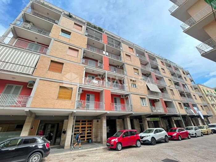 Appartamento trilocale in vendita in Via Felice Cavallotti, Molfetta