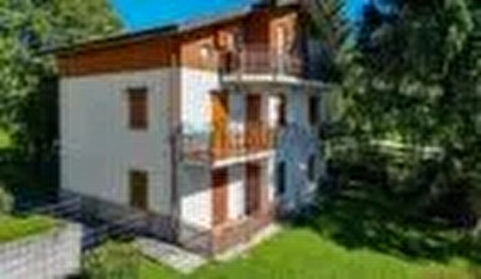 Casa con 5 locali in vendita in Castione Della Presolana