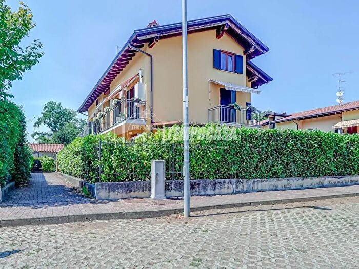 Appartamento trilocale in vendita in Via Antonio Meucci, Borgo Ticino