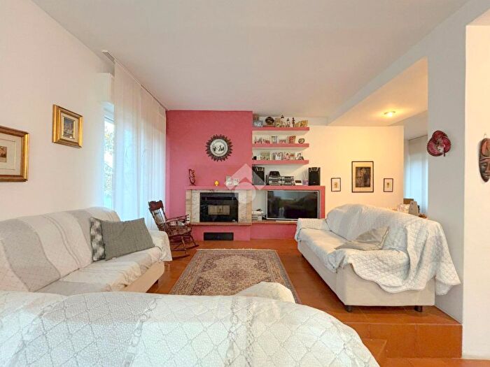 Appartamento quadrilocale in vendita in Via Alfieri, Rho