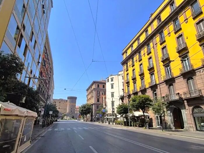 Appartamento trilocale in affitto in Via Agostino Depretis, Napoli