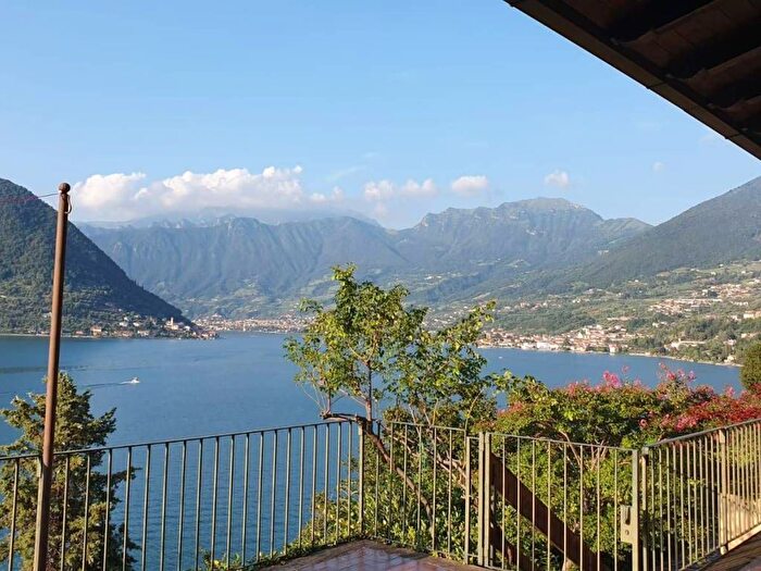 Casa con 5 locali in affitto in VILLAGGIO INDUSTRIALE, Iseo