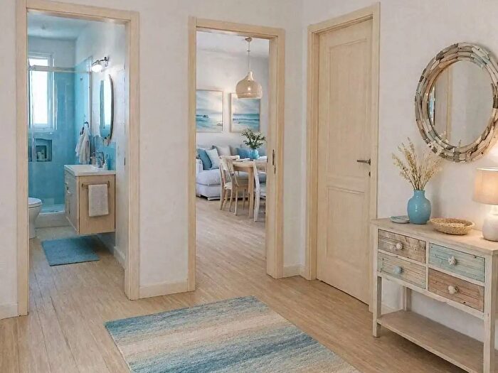 Appartamento trilocale in vendita in Via Fenice, Massa