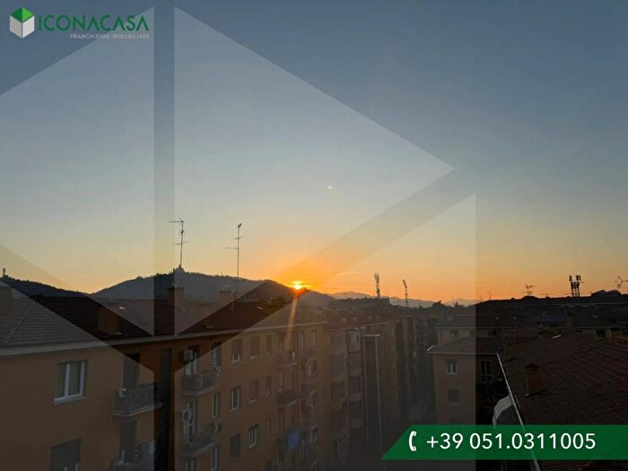 Appartamento con 7 locali in vendita in Via Andrea Costa, Bologna