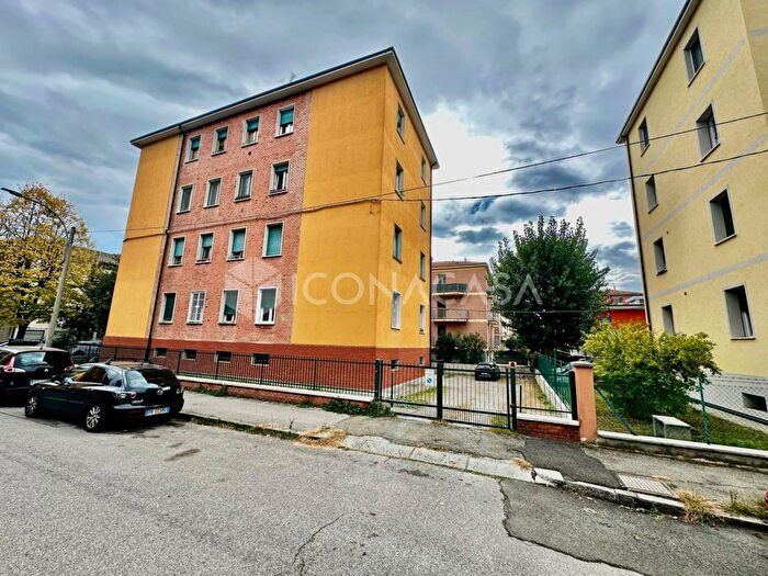 Appartamento trilocale in vendita in Via Dosso Dossi, Bologna