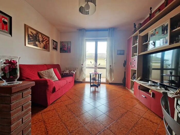 Appartamento trilocale in vendita in Via Madonnina, Bagnolo San Vito