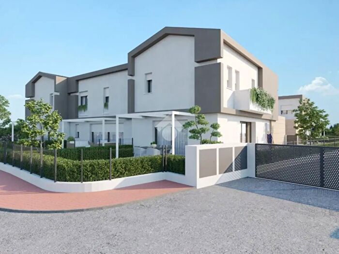 Casa con 5 locali in vendita in Via Monsignor Giuseppe Arena, Sandrigo