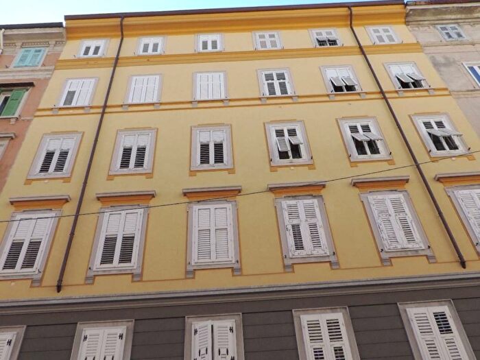 Appartamento bilocale in affitto in Via Antonio Stoppani, Giardino Pubblico, Trieste